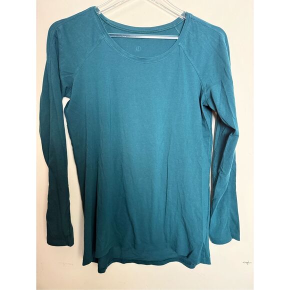 Lululemon Emerald Long Sleeve in Laguna Size 4 Active Sporty Athleisure - Picture 1 of 2